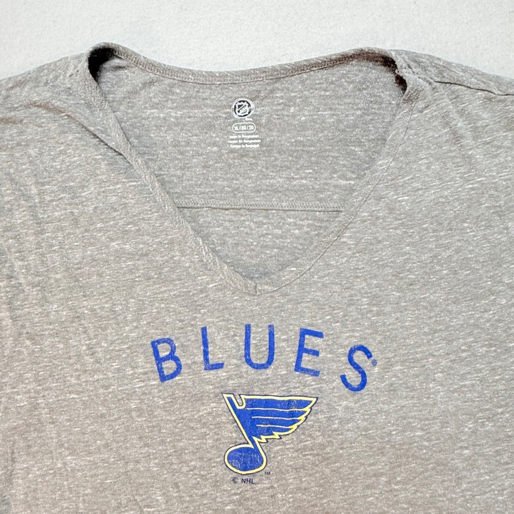 NHL St. Louis Blues V-Neck T-Shirt NHL Hockey Graphic Tee XL, comfy, sports‎